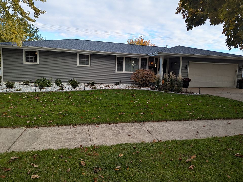 1st image of 1818 E Lindbergh St