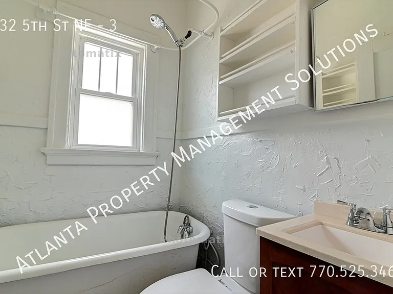 332 5th St NE #3 — Photo 7