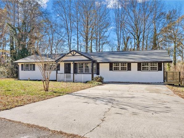 111 Charles Pl, Cumming, GA 30040