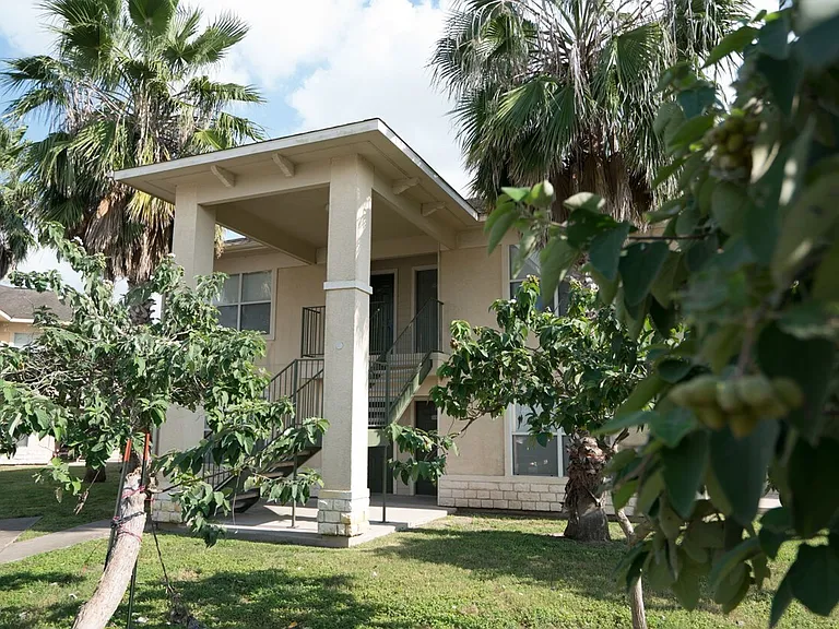 Amistad Apartments — Photo 11