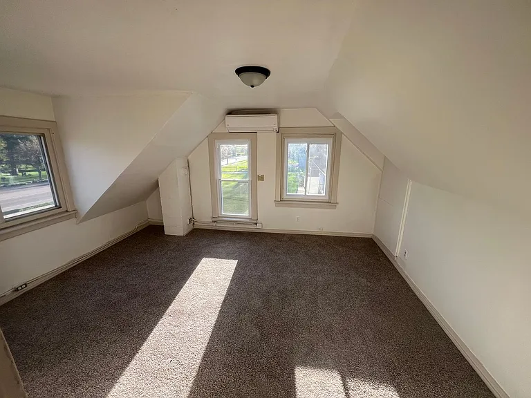 2417 W Jolly Rd — Photo 4