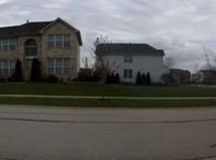 643 Century Farm Ln, Naperville, IL 60563