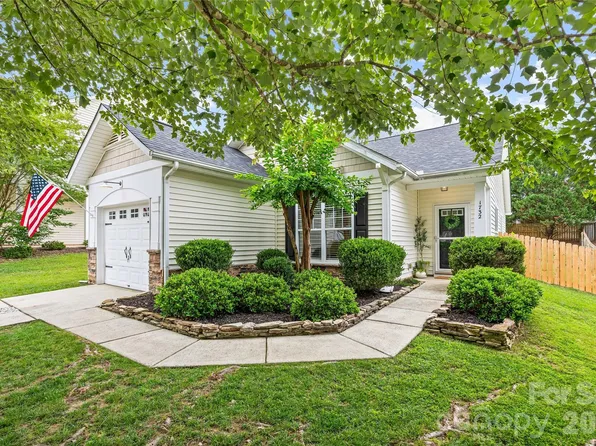 1732 Crabapple Tree Ln, Charlotte, NC 28214