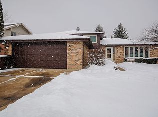 8606 Raintree Rd, Tinley Park, IL 60487