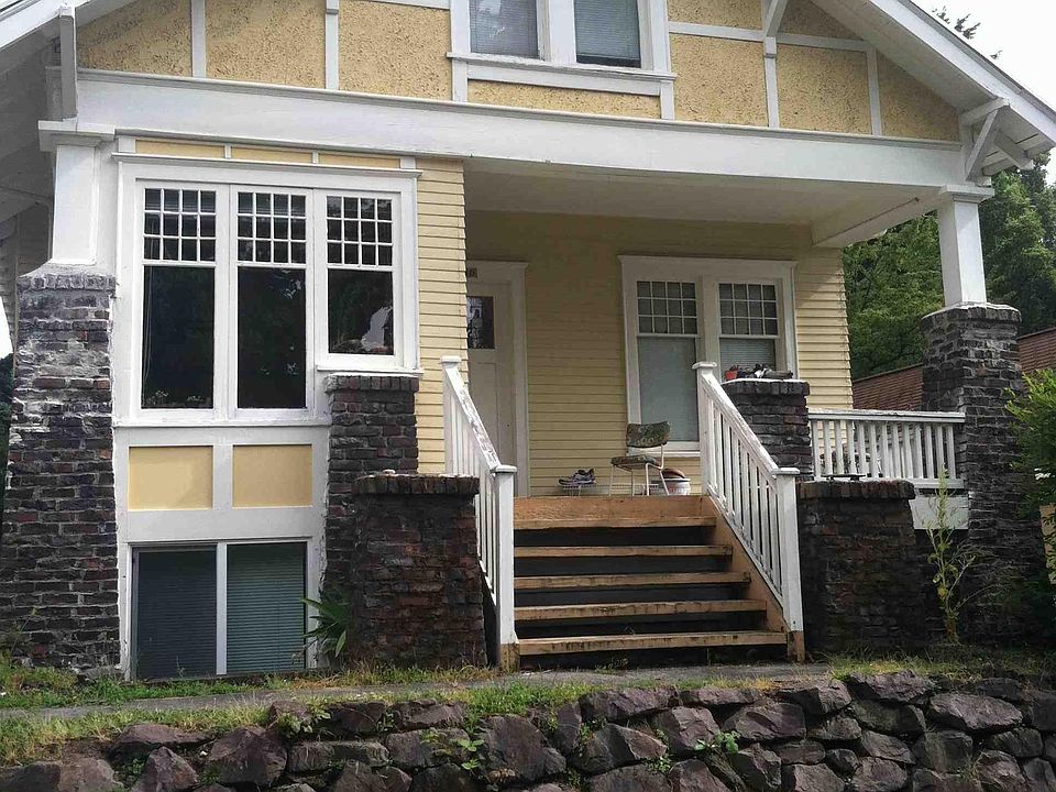 2nd image of 1900 NE 68th St