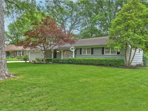 6411 Outlook Dr, Mission, KS 66202