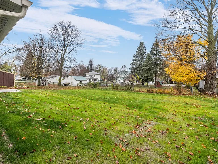 305 E Toledo St — Photo 29