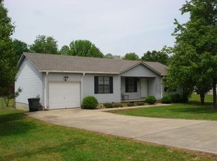 106 Quiet Ln, Hazel Green, AL 35750