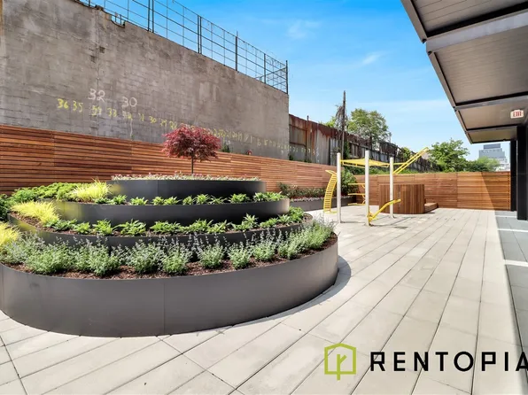 1010 Pacific Street image 12 of 29