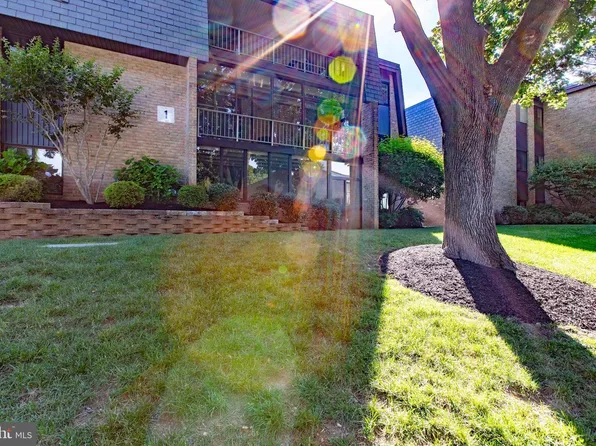1 Stonehenge Cir APT 2, Baltimore, MD 21208