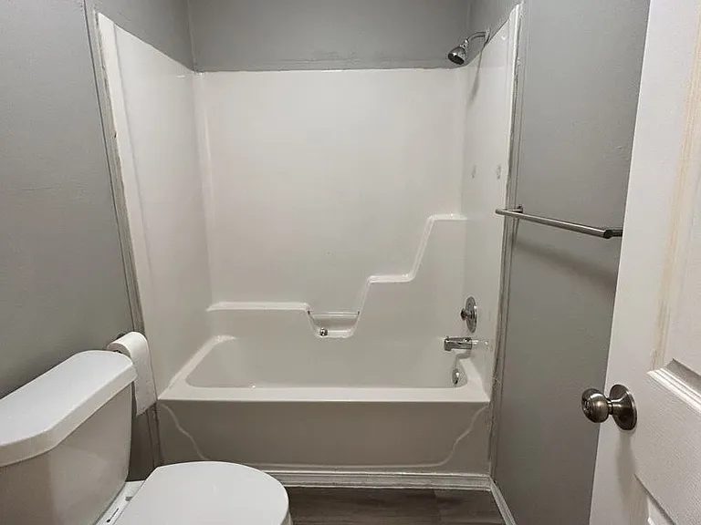 106 W Hudson St — Photo 6