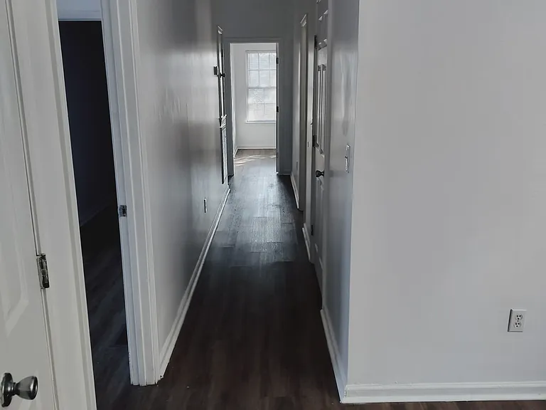 1310 Corbett St #1 — Photo 6