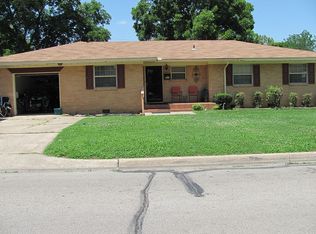 921 Maxwell St NW, Ardmore, OK 73401