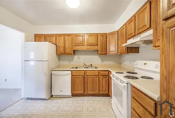 3 bed, 1462 sqft, $1,750 — Photo 2