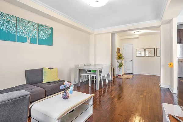 Sold by Daniel Gale Sotheby's International Realty | media 21