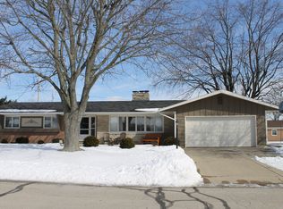 1279 Hillside Dr, Greenville, OH 45331