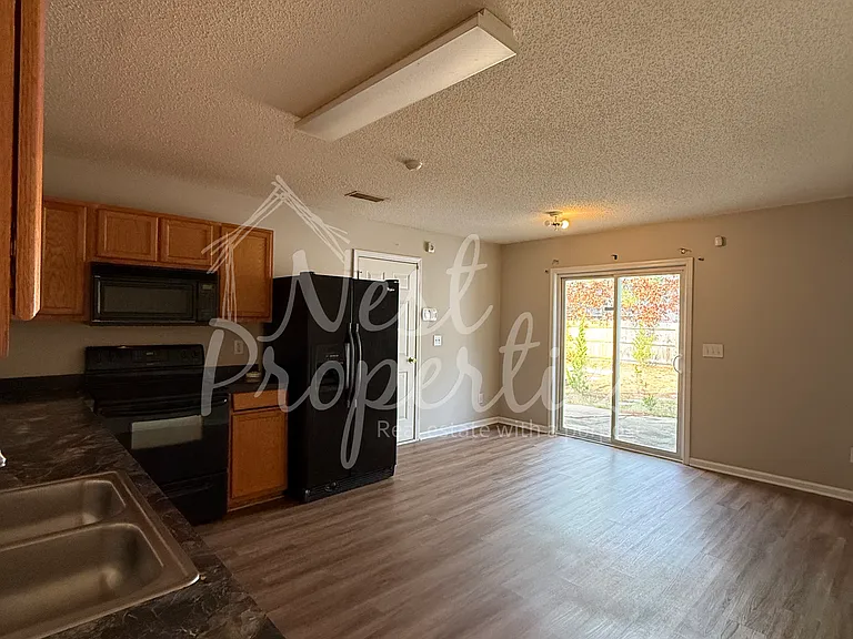427 Kingston Trace Rd — Photo 7