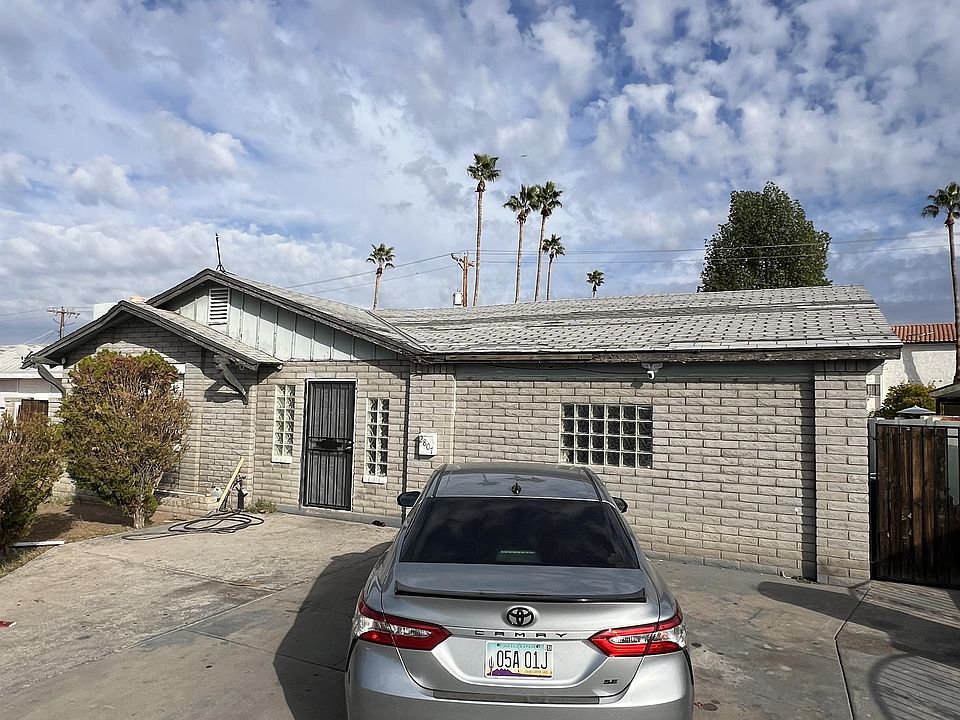1st image of 2807 N 52nd Ave