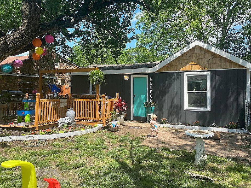 1st image of 3509 W 42nd Pl