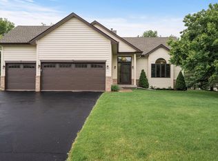 8893 Comstock Ln N, Maple Grove, MN 55311