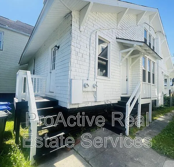 244 W 32nd St #2 — Photo 17