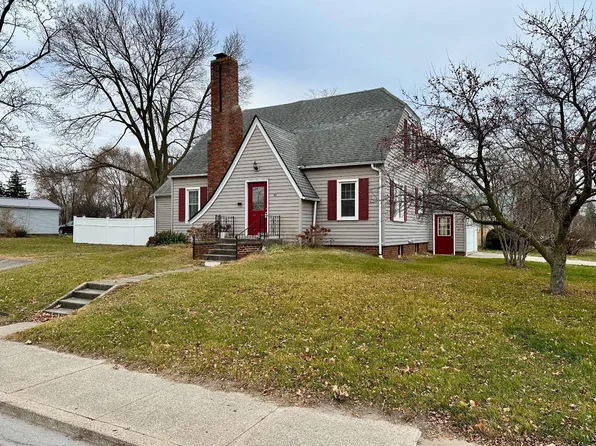 107 Schricker Ave, North Judson, IN 46366