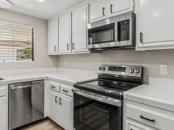 2nd image of 4225 Asher St #40-1