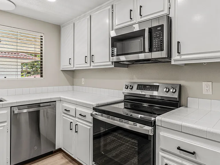 4225 Asher St #40-1 — Photo 2