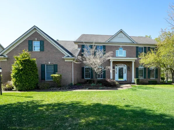 14296 Parkridge Dr, Granger, IN 46530