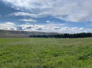 E Badger Rd, Benton City, WA 99320
