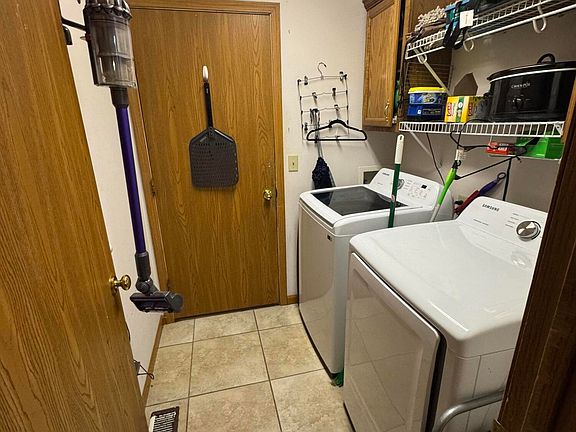 4th image of 1278 1280 W Butterfield Drive