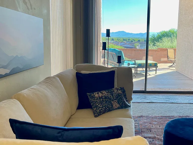 Living Room has beautiful mountain view.