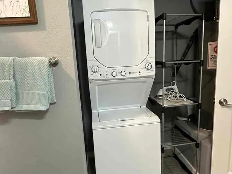 103 Homecrest #101 — Photo 2