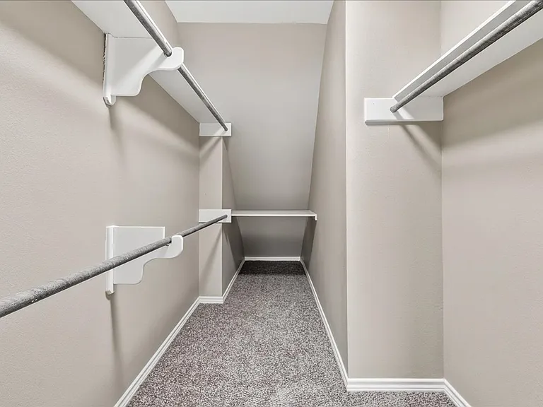 7414 Lake Micala Dr — Photo 35