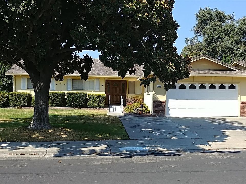 1st image of 3095 Beaufort Ave