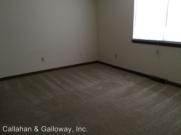 5th image of 1183 S Roseta Ave