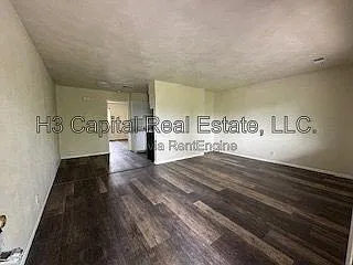 1 bed, 1.0 bath, $800 — Photo 2