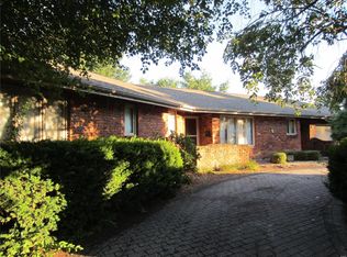 108 E Bates St, Roodhouse, IL 62082