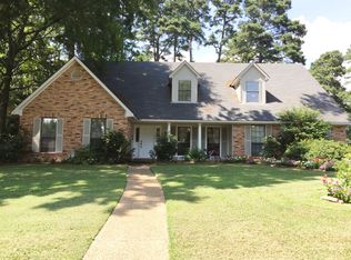 10110 Thornwood Dr, Shreveport, LA 71106