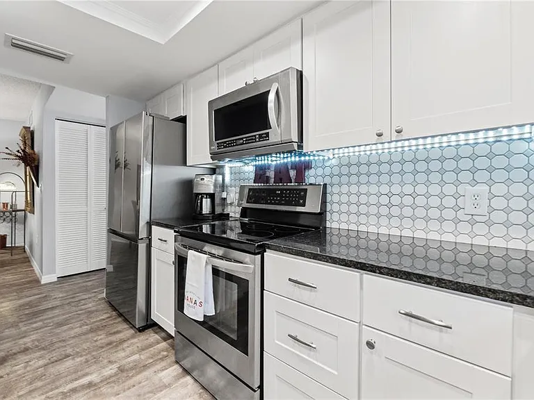 300 S Florida Ave #600F — Photo 17