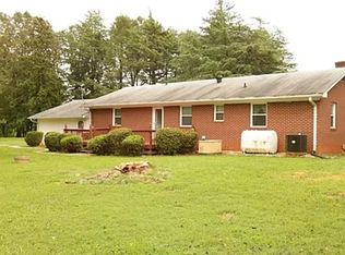 5635 Sandhill Dr, Winston Salem, NC 27105