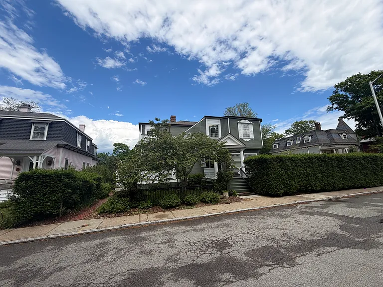 44 Everett St #3 — Photo 2