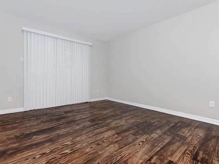 Bayou Park Apartments — Photo 43