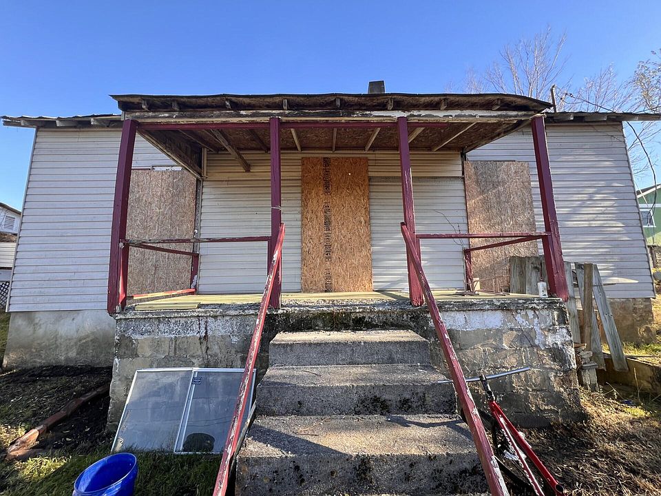 1st image of 221 Norfolk Ave