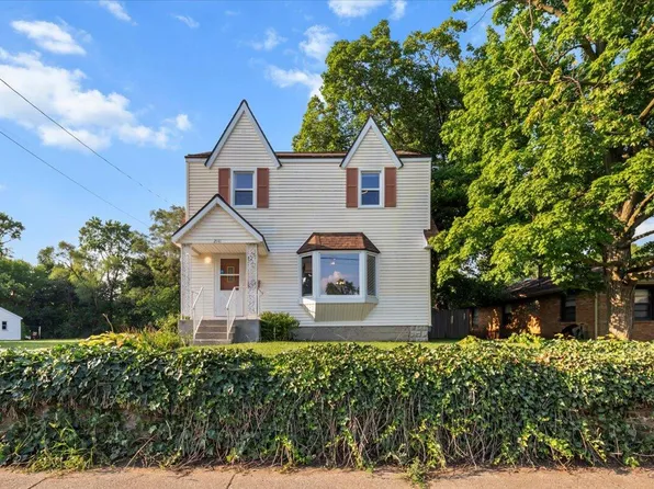 2141 Newport St SW, Wyoming, MI 49519