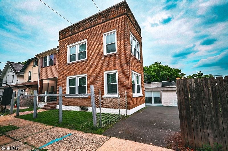 1st image of 48 Salem St