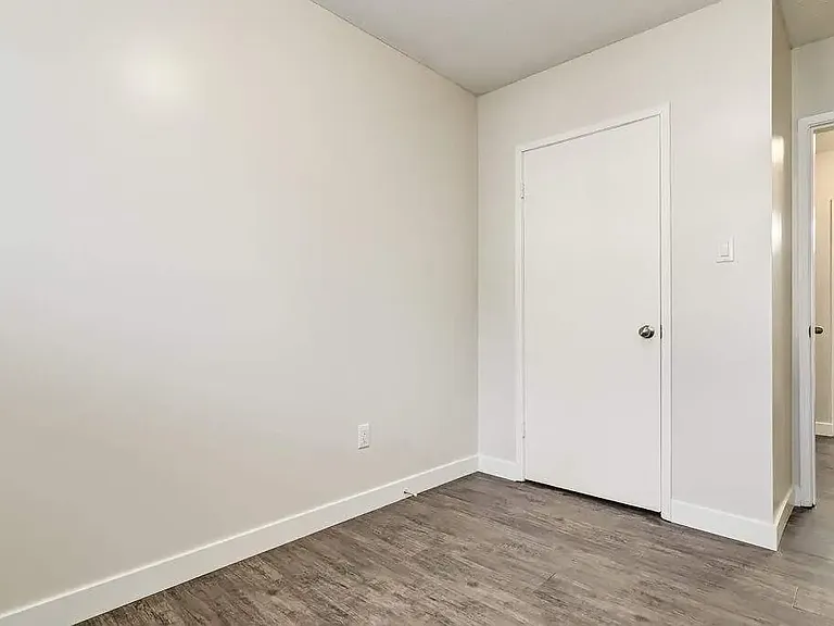 5905 47a Ave #15 — Photo 21