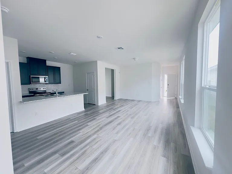 14311 Calaveras Cv — Photo 2