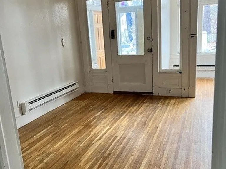 915 E Lakeside Ave #D — Photo 1