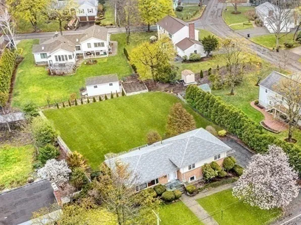 1085 Concord Ave, Belmont, MA 02478